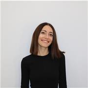 Laureata in lingue straniere (inglese e tedesco), impartisco lezioni di inglese,letteratura italiana, italiano,materie umanistiche